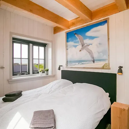 Near Beaches, Cleaning Included *