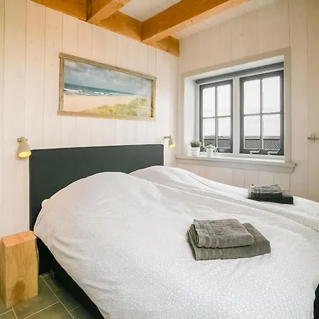 Near Beaches, Cleaning Included *